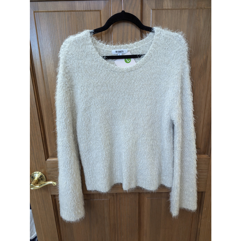 BB Dakota fuzzy white sweater
